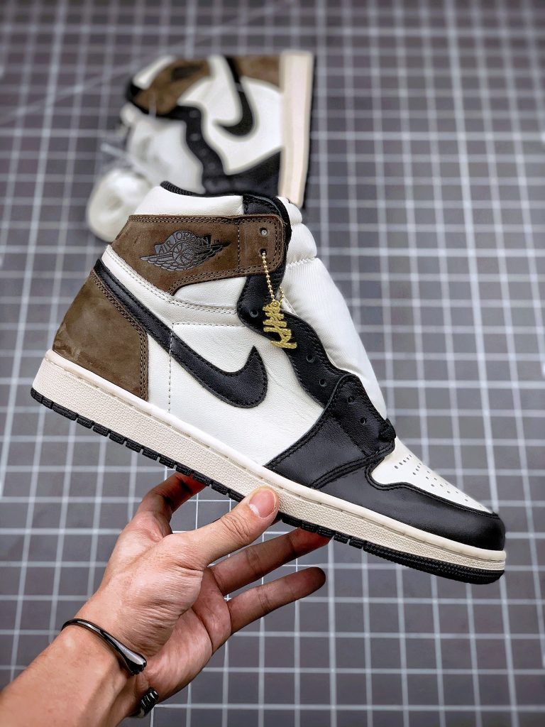 Air Jordan 1 'Dark Mocha'