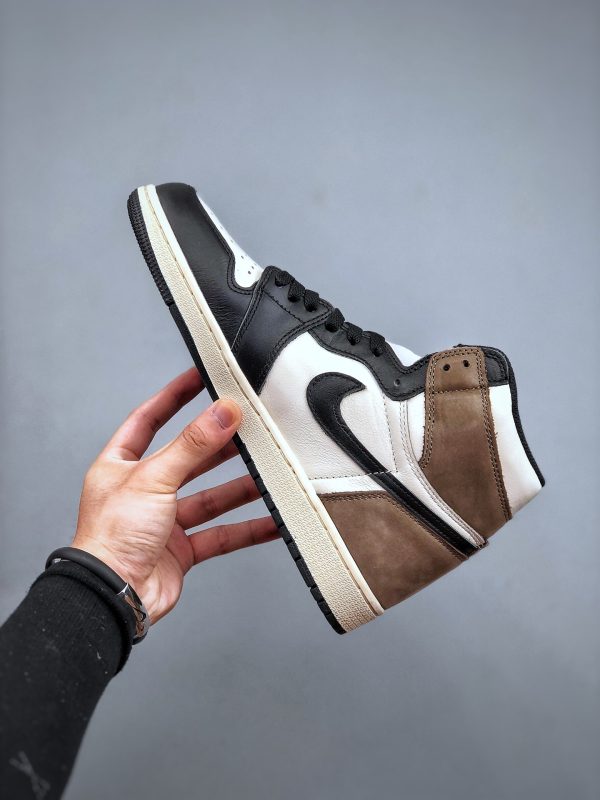 Air Jordan 1 'Dark Mocha' left