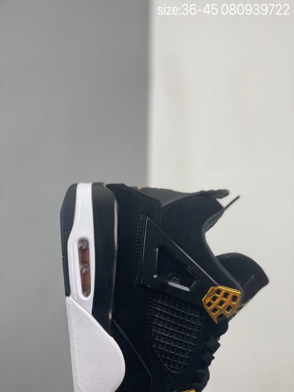 Jordan 4 Retro Royalty detail