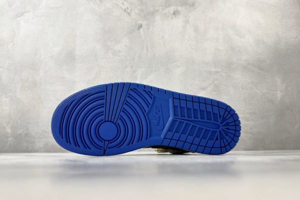 wsxc1779704651582_3 Air Jordan 1 High OG SP Union Fragment Design royal blue rubber outsole with classic Jordan circular pivot pattern and Nike branding