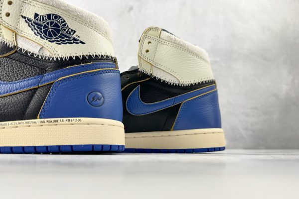 wsxc1779704652520_7 Air Jordan 1 High OG SP Union Fragment Design sneakers quarter view showing UN/LA collar tag and tooling code inscription on midsole