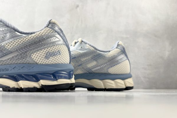 wsxc1780495873131_7 KITH x ASICS GEL-KAYANO 12.1 rear view showing reflective heel overlay and GEL cushioning unit
