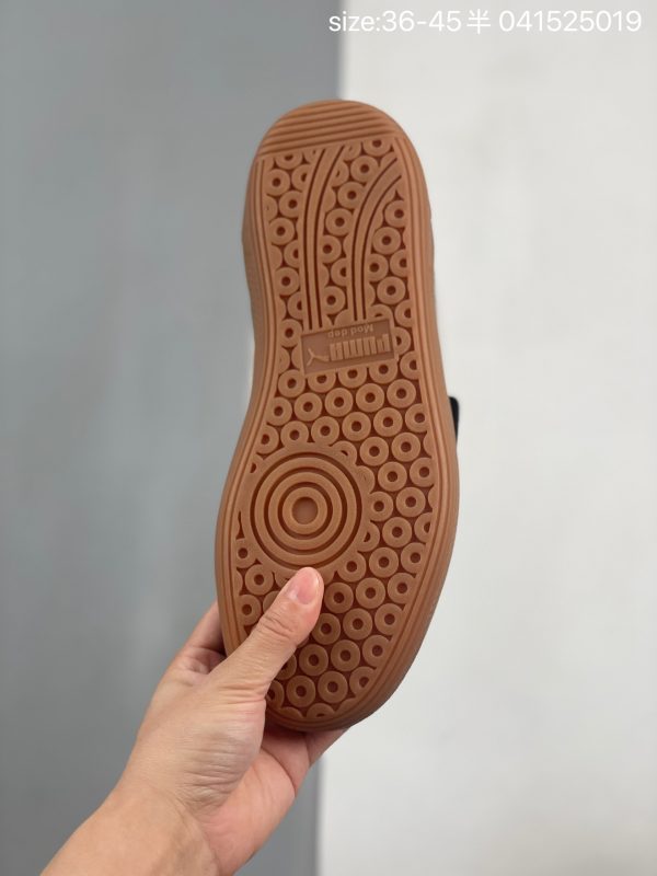 wsxc1780824310767_7 PUMA Palermo Special gum rubber outsole with circular tread pattern and Mod dep branding