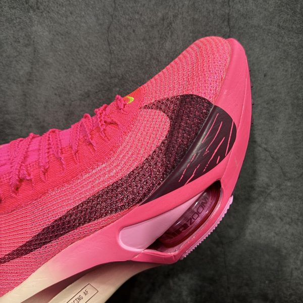 imgHD_6f7ff977_20260129_i1769654165598_9215_0_5.jpg Atomknit toe box detail on Nike Alphafly 3 Hyper Pink